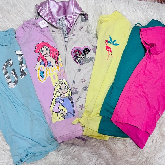 Lot of 27 girls shirts size 7s, 8s and some 7/8s. - Picture 6 of 8